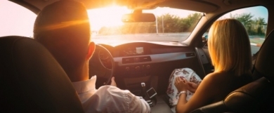 HIỂM HỌA TIỀM TÀNG KHI NGỒI TRONG Ô TÔ MÙA UV Ở MỨC BÁO ĐỘNG